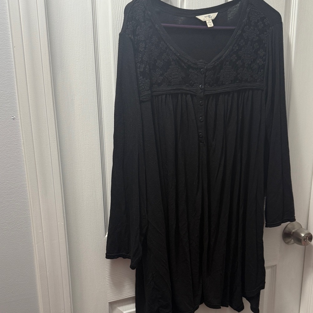 Terra & Sky Black Long Sleeve Top